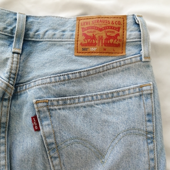 Levi's 150th Anniversary Edition 501 Jeans She's Crafty Wash Thigh Embroidery 25 - Picture 9 of 16